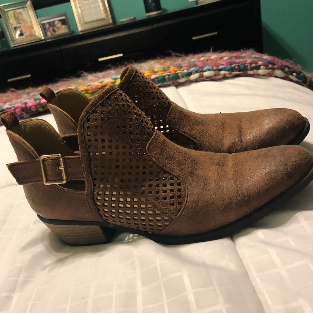 Booties - Picture 4 of 4